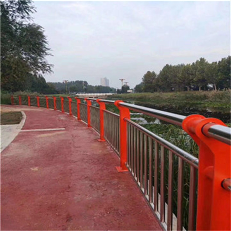 钢丝护栏